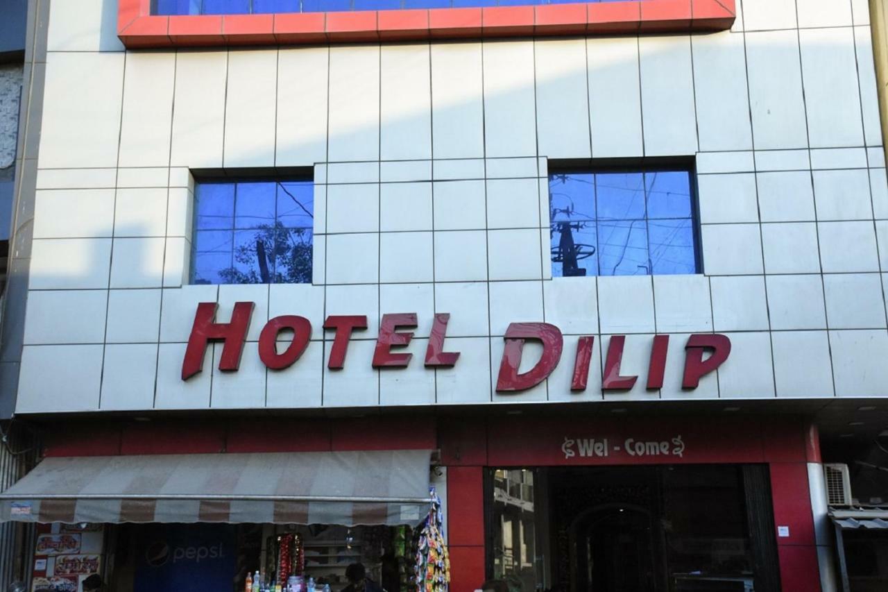 Hotel Dilip Indaur Kültér fotó