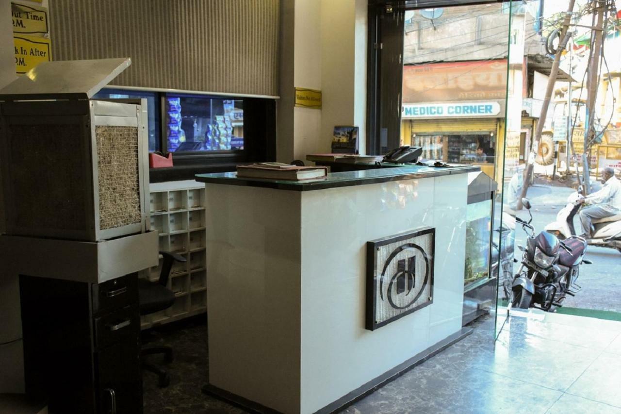 Hotel Dilip Indaur Kültér fotó